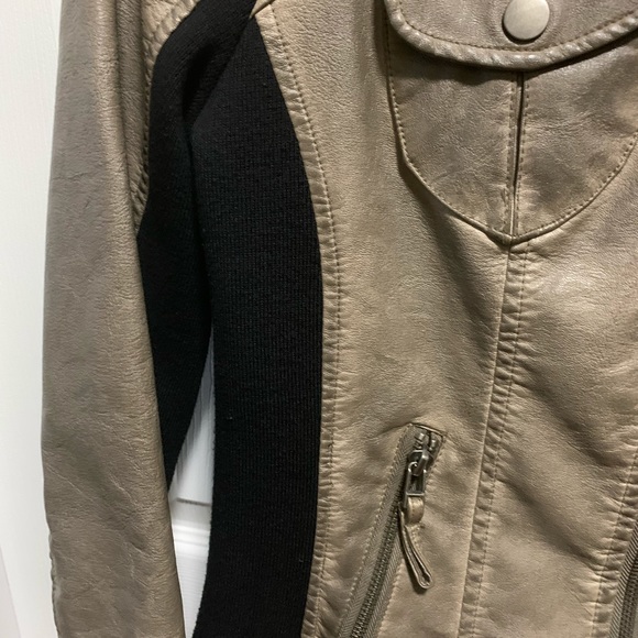 Signature Studio Jacket - Picture 4 of 7